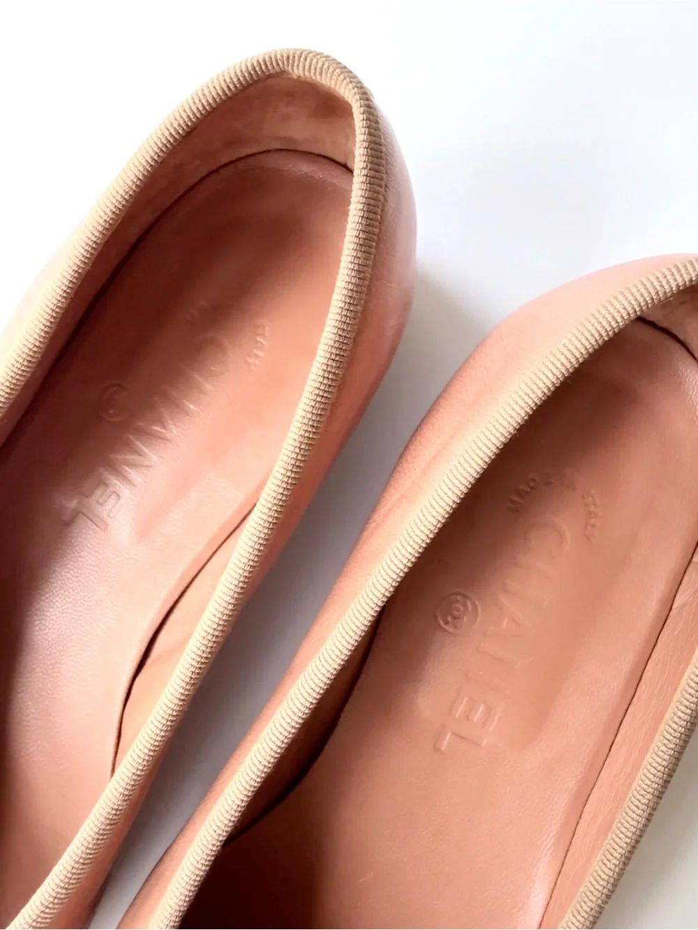CHANEL Leather CC Cap Toe Ballet Flats with Bow in Orange / Tan Lambskin 38